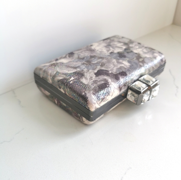 Floral Clutch - Picture 2 of 5